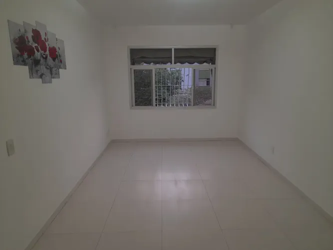 Alugo apto grande a 1 quadra da praia de Camburi