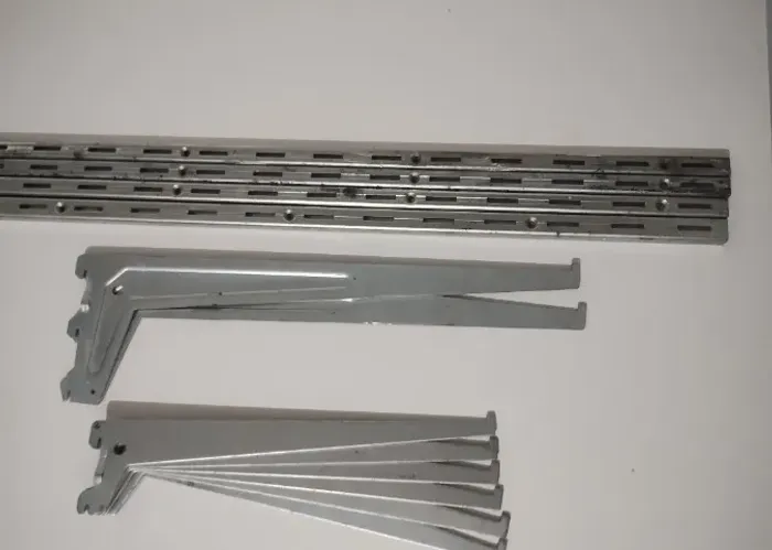 4 Trilhos Cremalheira 200cm + 6 Suportes para Prateleira 30 cm e 2 de 40 cm