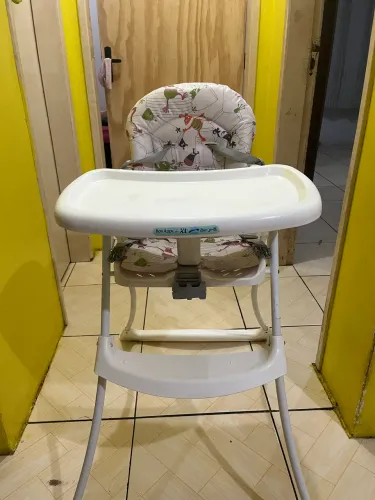 Cadeirinha de alimentação 