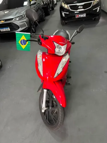 Honda Biz 125<br>Ano: 2024/2024<br>Km: 10.400<br>Valor: R$19.900,00