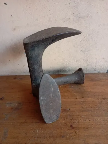 Pe de ferro sapateiro