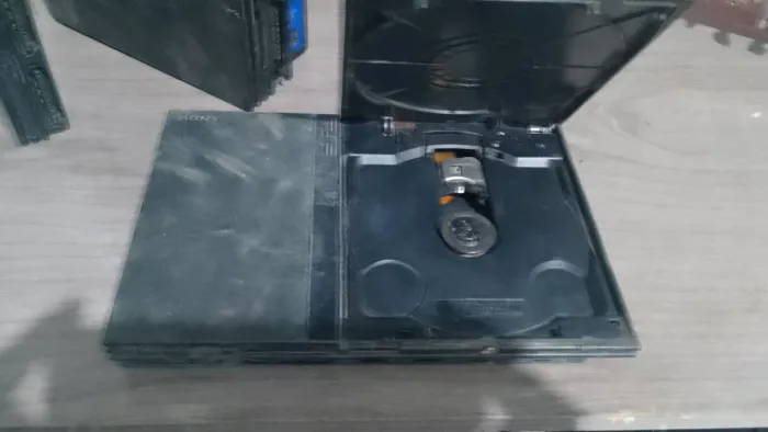 2 Playstation 2 Slim com defeito