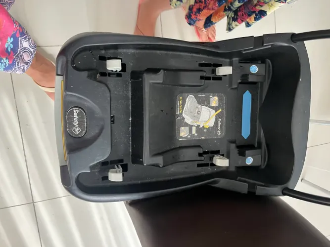 Bebê conforto e base e adaptador para carrinho