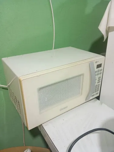 Vendo micro-ondas com defeito (não esquenta)
