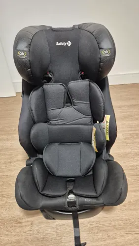 Cadeirinha Safety 1st com Isofix de 0 a 36kg - Preta - Excelente estado
