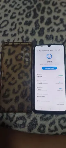 Vendo a32 128gb e 4 de RAM,,,top tela original so está um pouco branca n dar pra ver