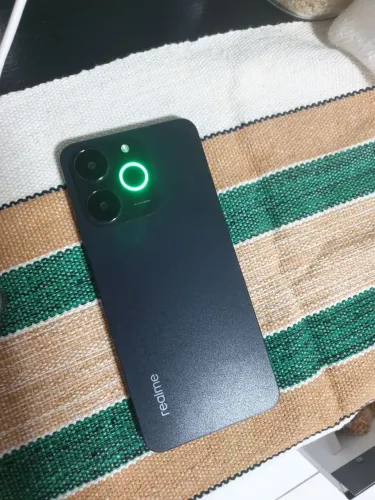 Celular novo e barato