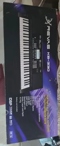 Teclado rervas kb 330 + Suporte do teclado + Pedal sustain + Bolsa para transporte 