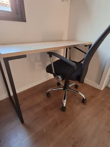 Conjunto Mesa e Cadeira Escritório 