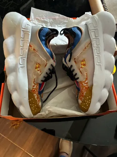 Tênis Versace Chain Reaction cópia?