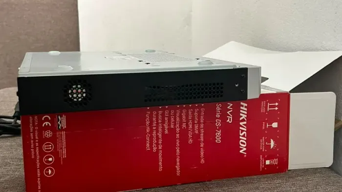 NVR Hikvision DS-7616NI-Q2/16P 16 Canais PoE Funcionando