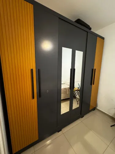  GUARDA-ROUPA CASAL COM ESPELHO 6 PORTAS 4 GAVETAS