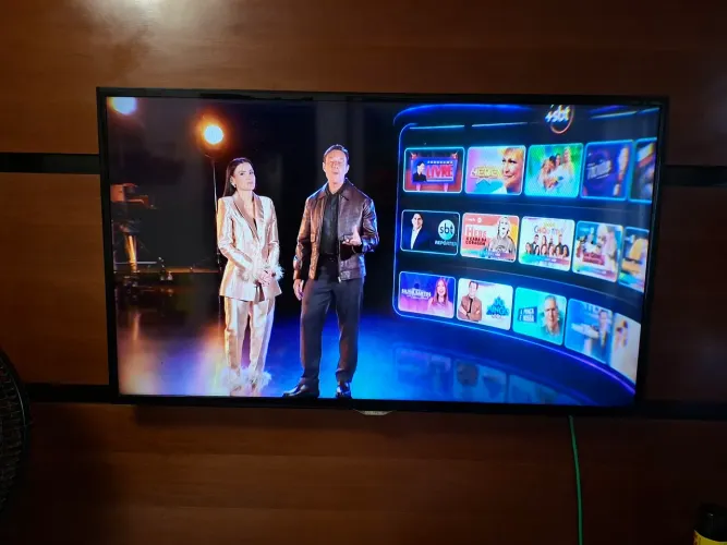 TV SAMSUNG DE 43 POLEGADAS,  800,00.