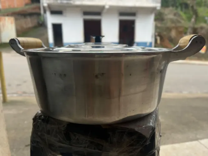 Caçarola Divforte reta alça de madeira 34Tl
