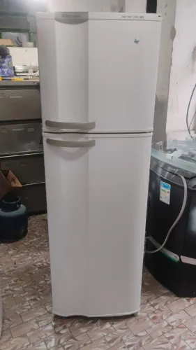 Geladeira Electrolux Frost Free 