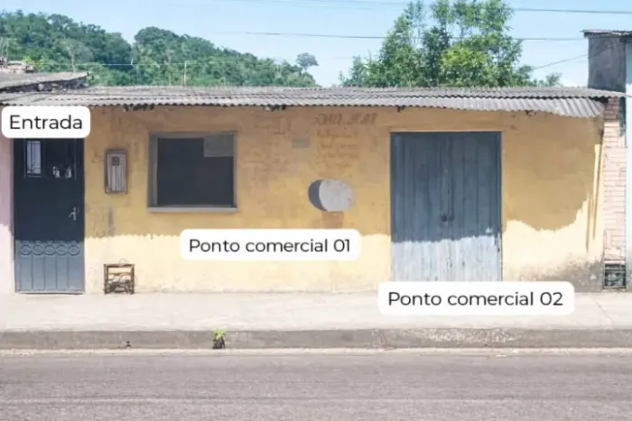 Casa à Venda - 2 Quartos, Suíte e Quintal
