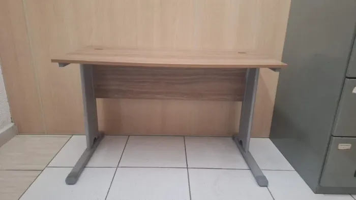Mesa para Escritório / Estudo - Ótimo Estado