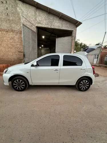 Toyota Etios X 1.3 Flex 16V 5P Aut. 2020