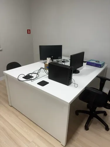 Estação de trabalho para 4 lugares