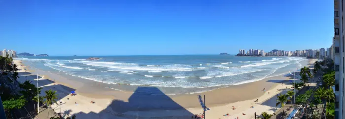 Apartamento a venda frente mar no Guarujá, praia de Pitangueiras.