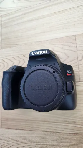 Camera canon SL3