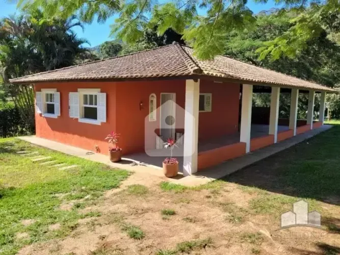 Casa para venda com 3 quartos, 1000m² - Pedro do Rio - Petrópolis/RJ