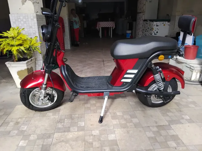 Moto elétrica scooter.