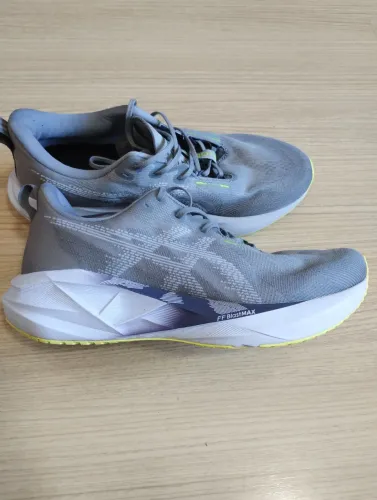 Asics Novablast 5
