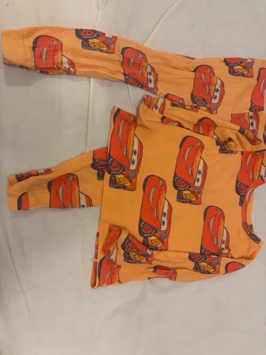 Pijama infantil carros - baby gap - 4 anos