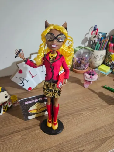 Boneca Clawdia Monster High