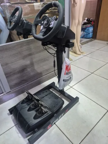 Volante Logitech + suporte pilot