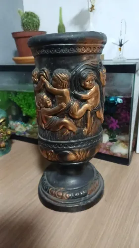 Vaso Neoclássico Anjos em Relevo