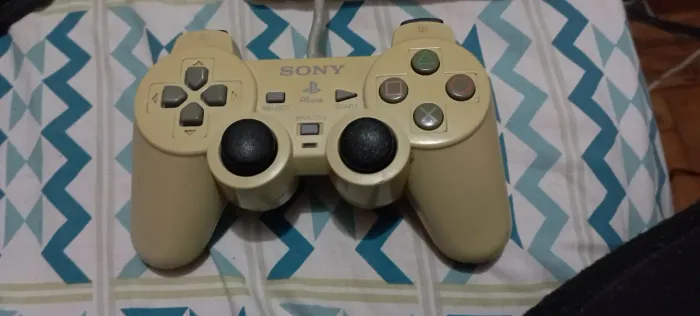 Controle Analógico PsOne Original funcionando parcial (botoes analogicos e RL1 trocados)