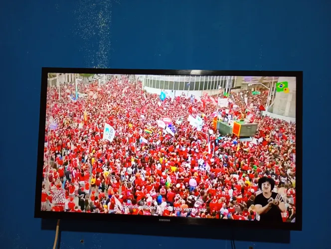 Vendo smart tv Samsung 32 polegadas.