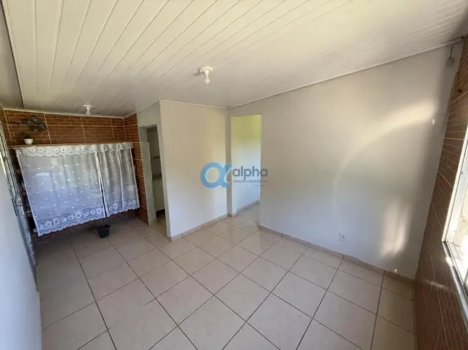 Ótimo Quarto e Sala para Locação - Próximo a ponto de ônibus e comercio - Bataillard - Pet