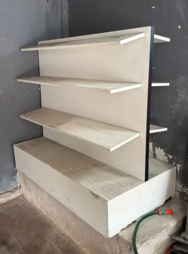 Vendo gôndola para comércio