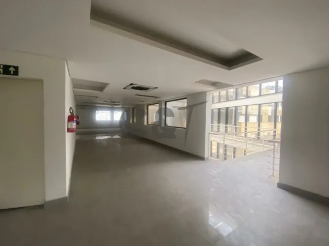 Conjunto Comercial com 213m² para Alugar na Chácara Itaim - São Paulo/SP