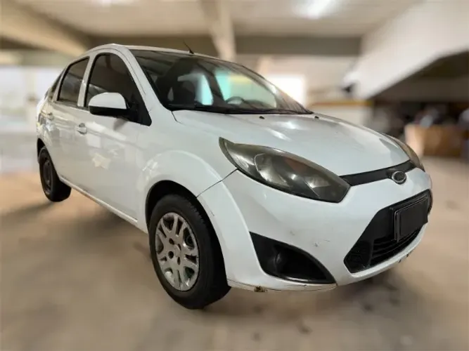 Ford Fiesta Sedan SE 1.6 8V Flex 4P 2014