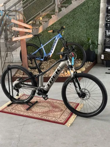 Bicicleta usada Trek Powerfly FS 4 tamanho L