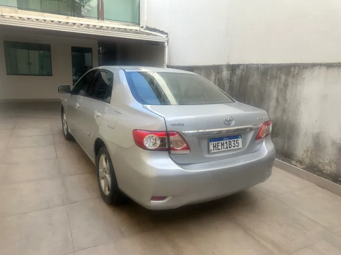 Toyota Corolla GLI 1.8 Flex 16V Aut. 2012