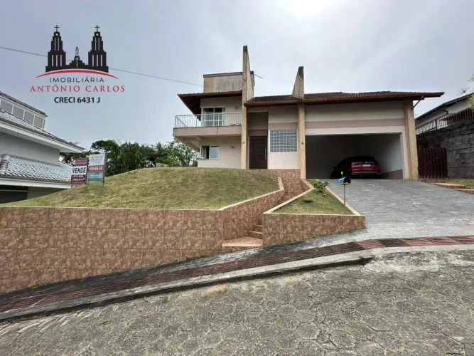 Casa à venda no Centro de Antônio Carlos/SC