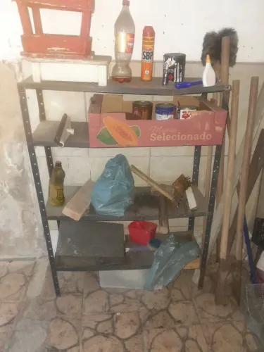 Estante de ferro