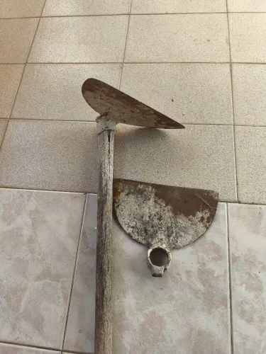 Enxada larga 2 unidades resto de obra 