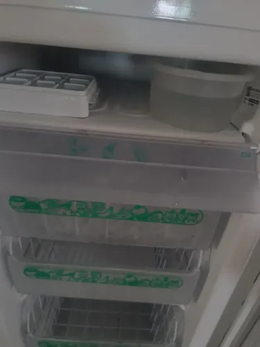 Freezer Vertical Marca Consul 121L // 127 V