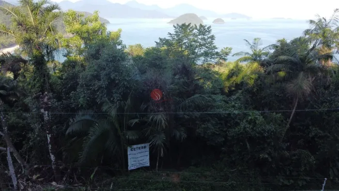 Terreno residencial em Ubatuba, 800 metros de terreno,100,00 x 80,00 na Praia do Felix.