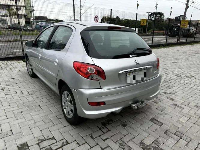 Peugeot 207 Active 1.4 Flex 8V 5P 2014