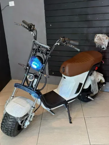 Scooter Elétrica X-13! Novinha em folha, tem tudo que vc precisa pra facilitar seu dia!
