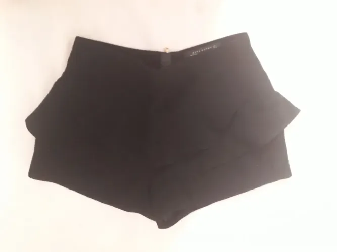 Shorts ZARA preto -n.36 - semi novo