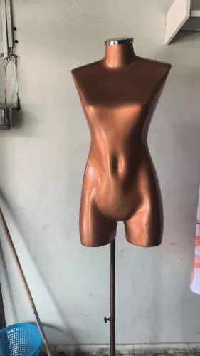 MANEQUINS 