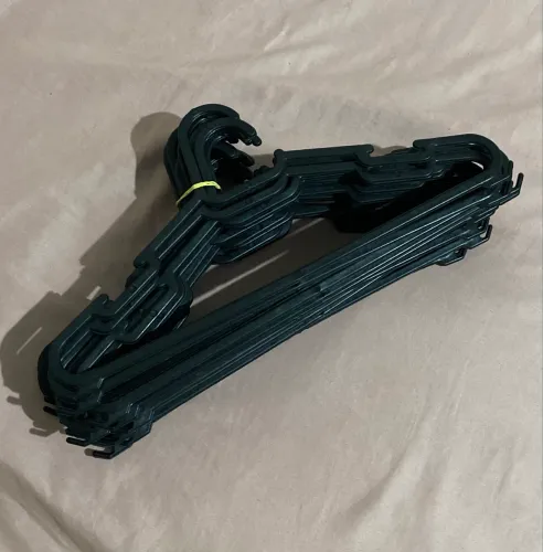 Vendo 100 cabides novos por